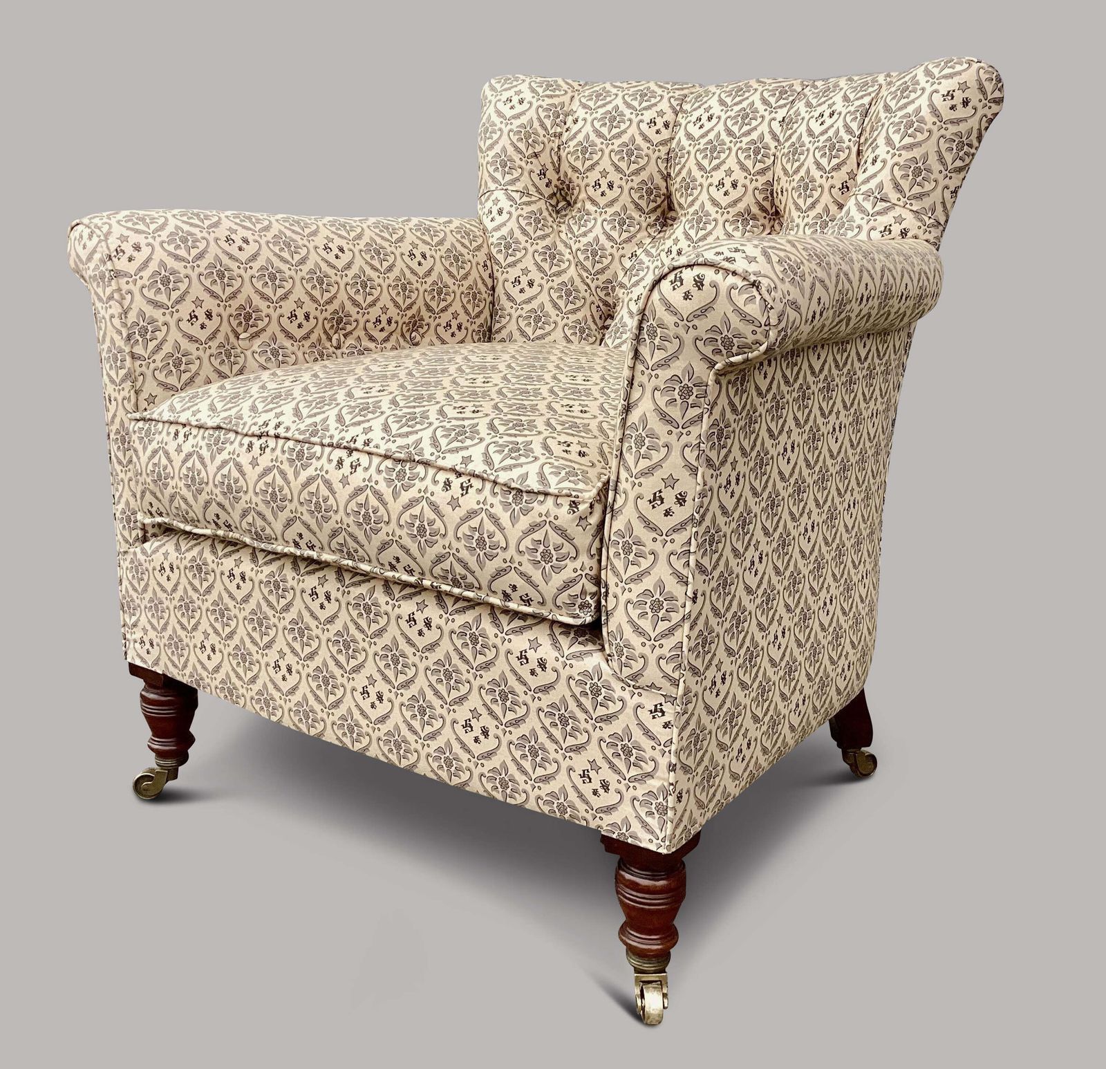 Good C19th Howard And Sons Upholstered Woodstock Armchair photo for sale