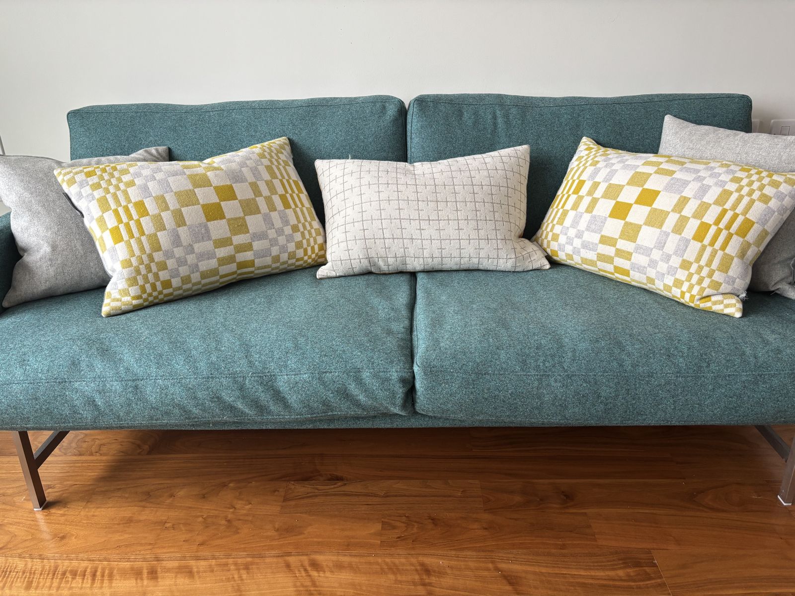 Fritz Hansen Lissoni Sofa In Divina – Wool Upholstery, Stainless Steel Frame, 20 Year Warranty (2016) Valued At £8000 photo vinterior
