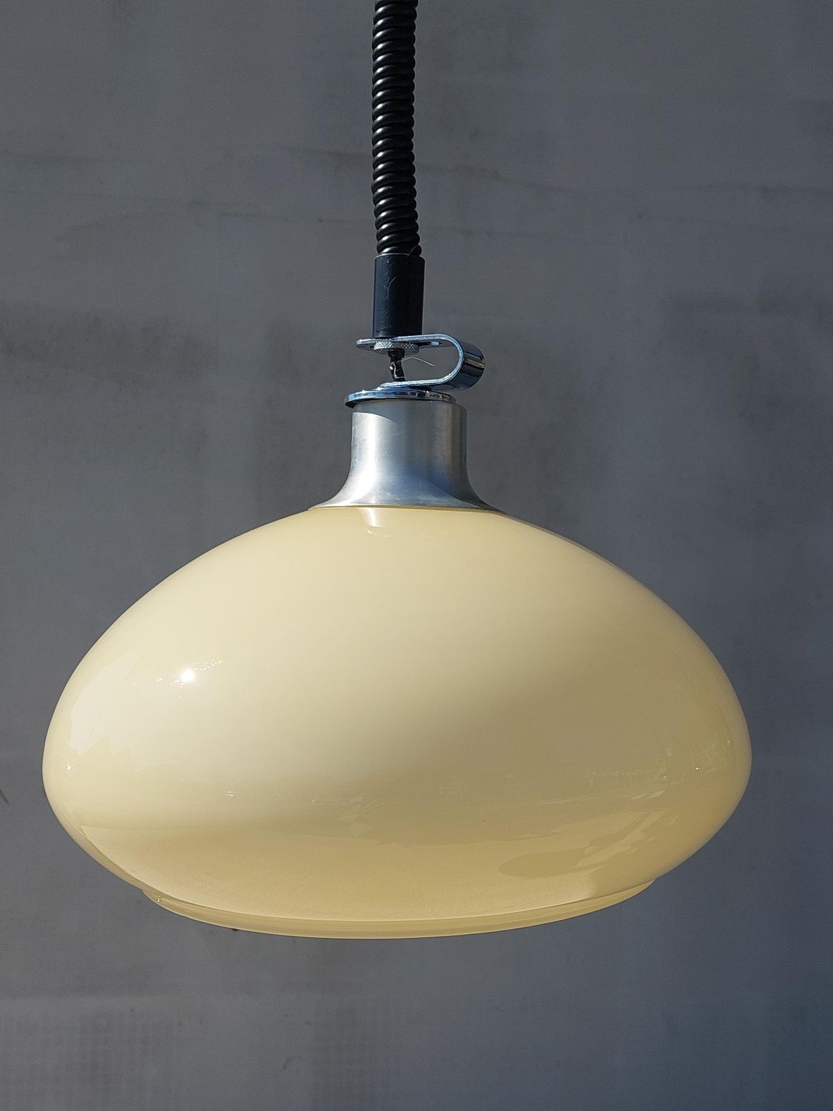 Retro Pendant Light / Retro Ceiling Light / Retro Lighting / Ufo Pendant Light / Space Age /Space Age Pendant Lamp / Mcm Pendant Light /70's photo vinterior
