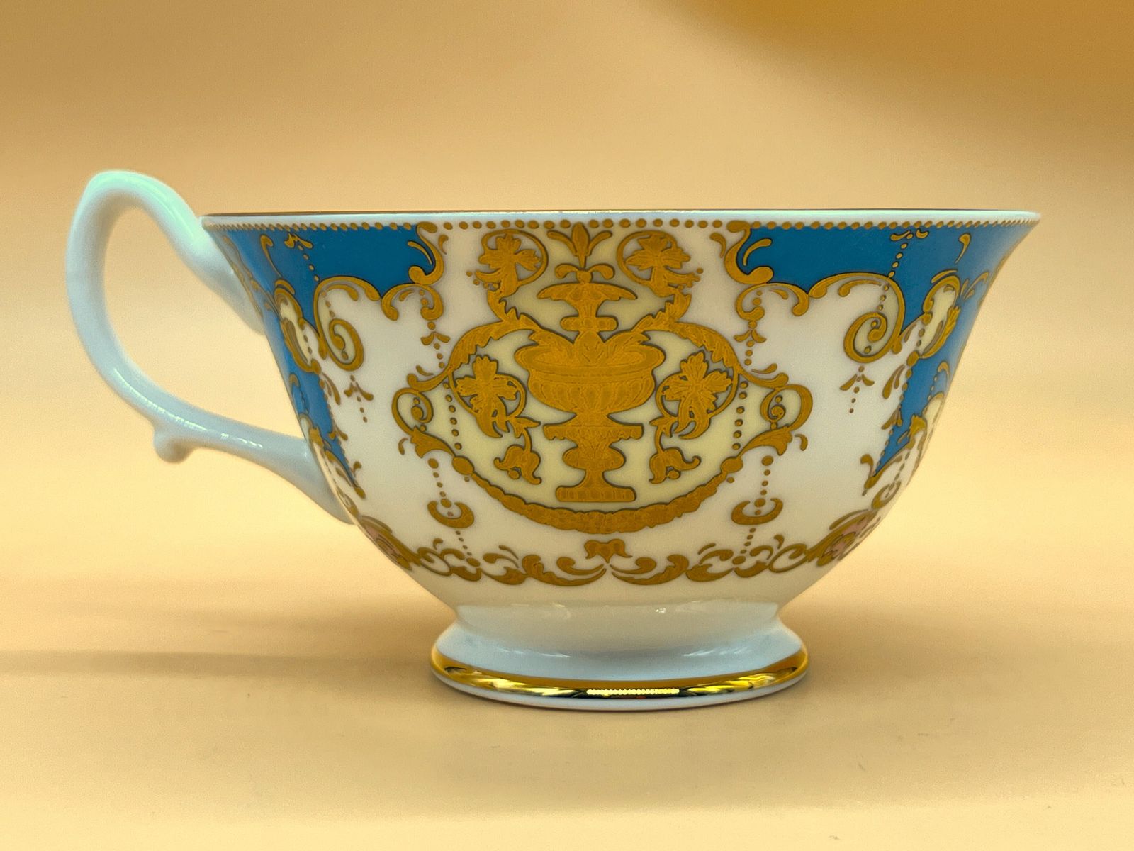 Royal Collection Queen Elizabeth Ll Golden Jubilee 1952   2002 Tea Cup And Saucer Duo In Original Box And Packaging. photo vintage