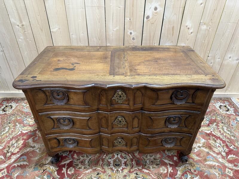 Commode époque Louis XV En Noyer Massif à Poignée Coquilles Sculptées photo buy