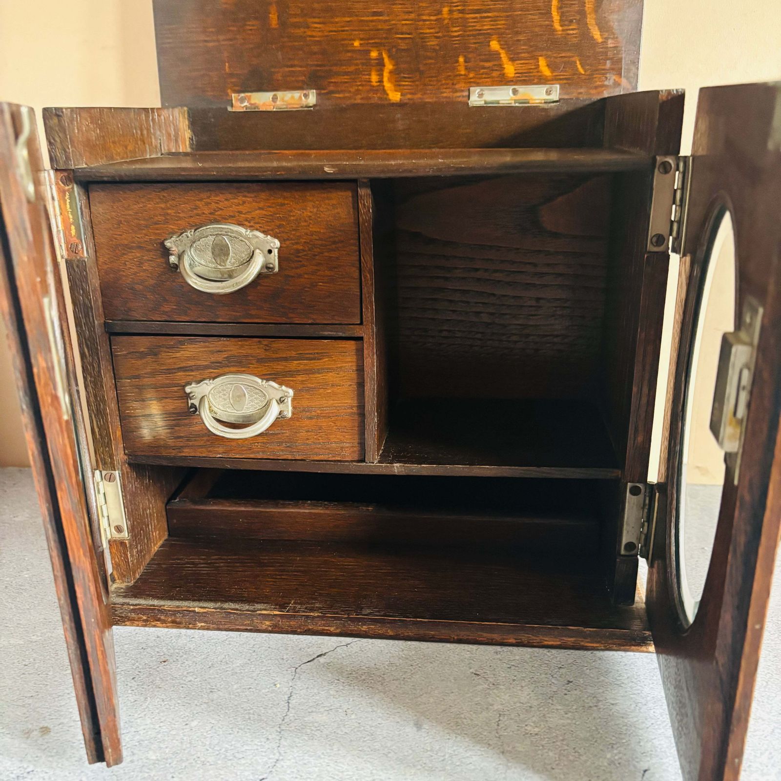 Arts & Crafts Oak Smokers Display Cabinet photo 260.0