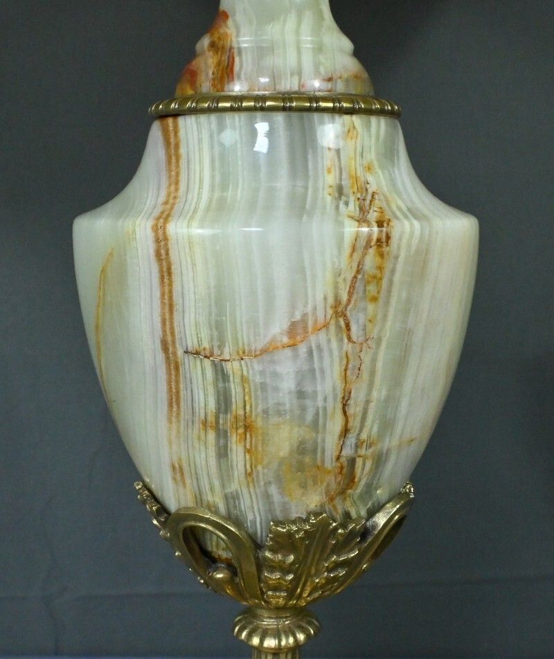 photo vintage Important Onyx And Bronze Lamp, Louis XVI Style – 20th Century