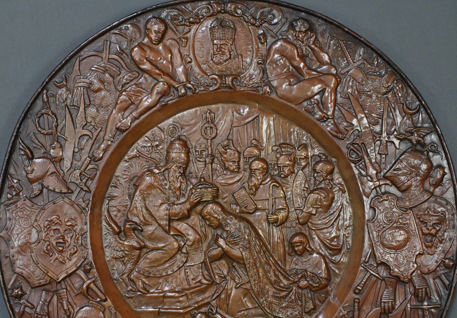photo vinterior Pair Of Important “Charlemagne” Embossed Copper Trays – Late 19th Century