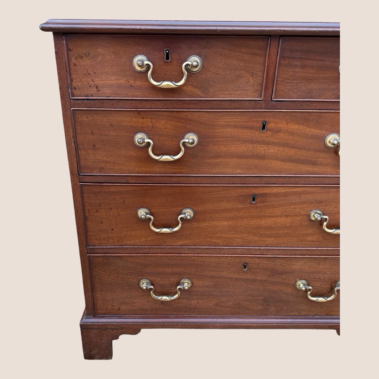 photo furniture Small Antique Georgian Cuban Mahogany & Walnut Crossbanded Chest Of Drawers