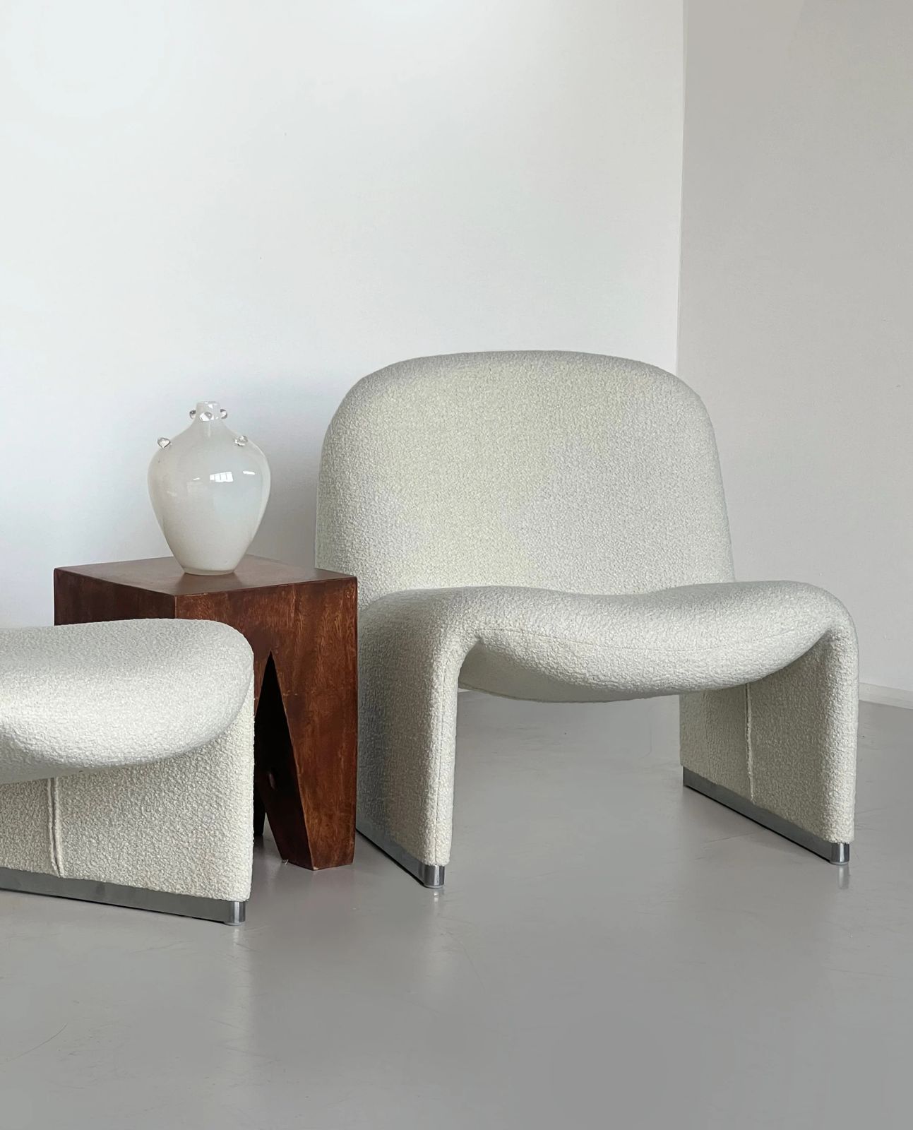 Pair Of Alky Lounge Chairs By Giancarlo Piretti photo vinterior