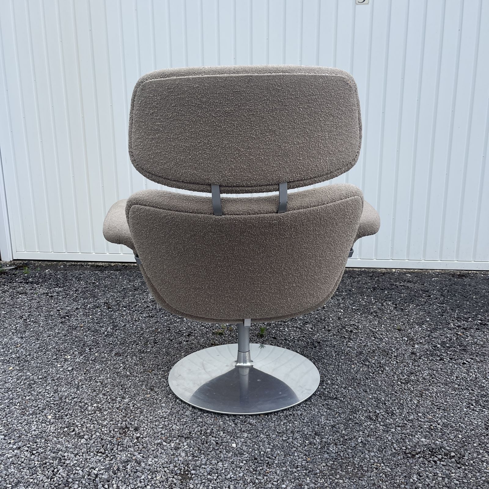 photo furniture Tulip Chair And Ottoman By Piere Paulin For Artifort, 1990's, Set Of 2