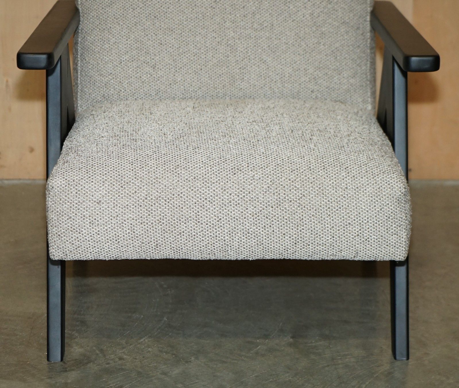 New Exdisplay Nordic Style Edgar Armchair With Beech Wood Frame & Oatmeal Fabric photo vintage