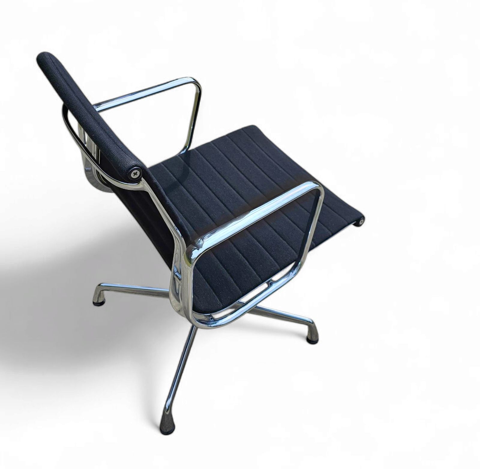 Ea 107 / 108 Alu  S / Eames / Vitra Office Chair / Black Hupsak Fabric / Chrome Frame photo 849.0