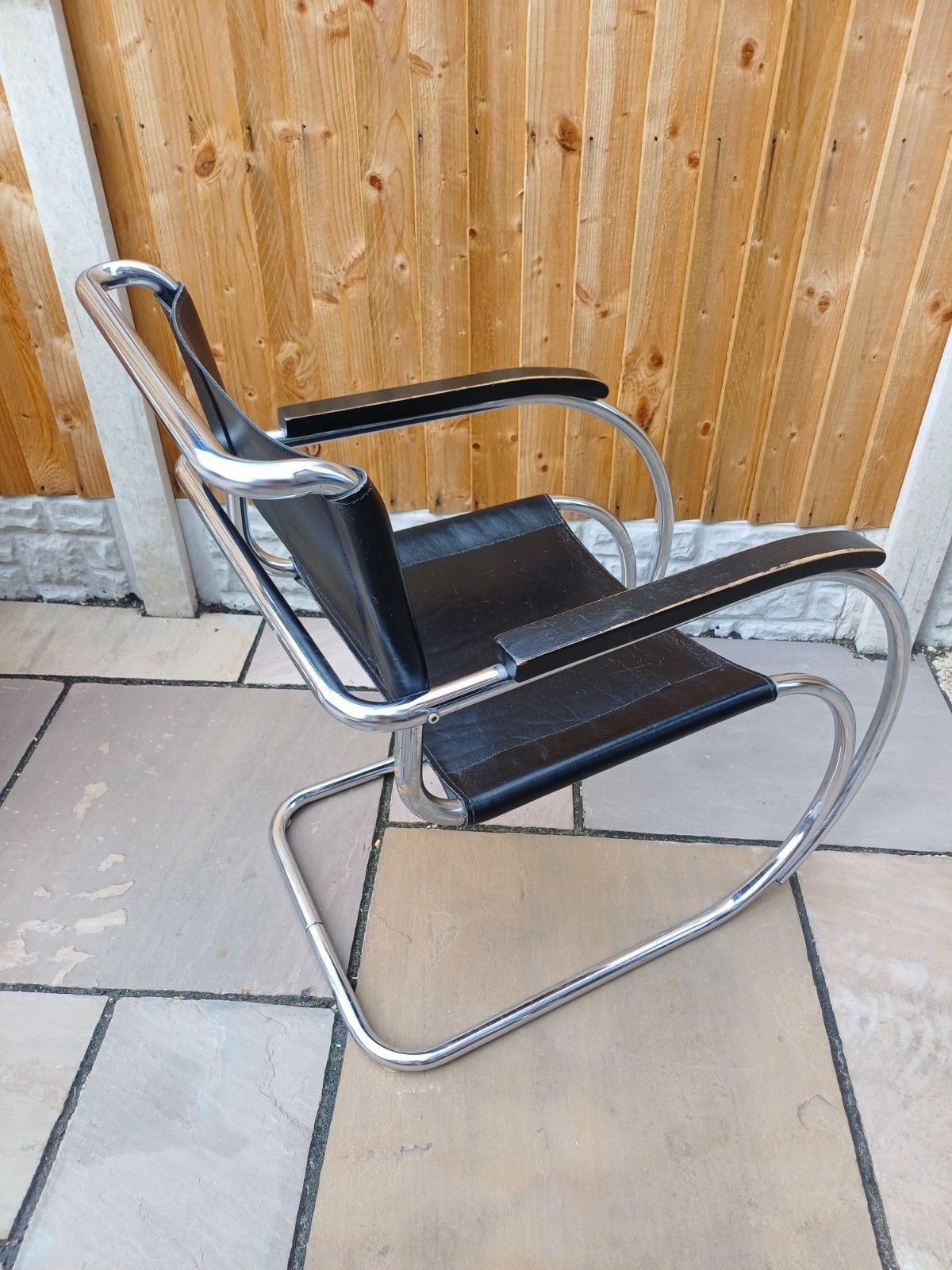 Mies Van Der Rohe Mr20 Armchair Leather Chrome  Armchair Black Leather Vintage photo vinterior