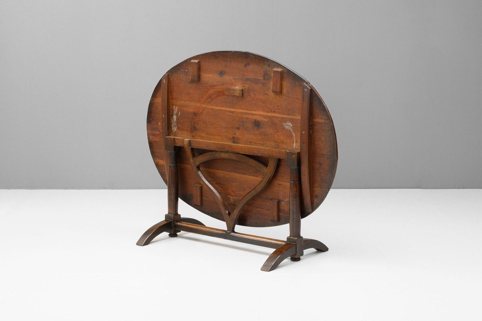 Vigneron Table photo furniture