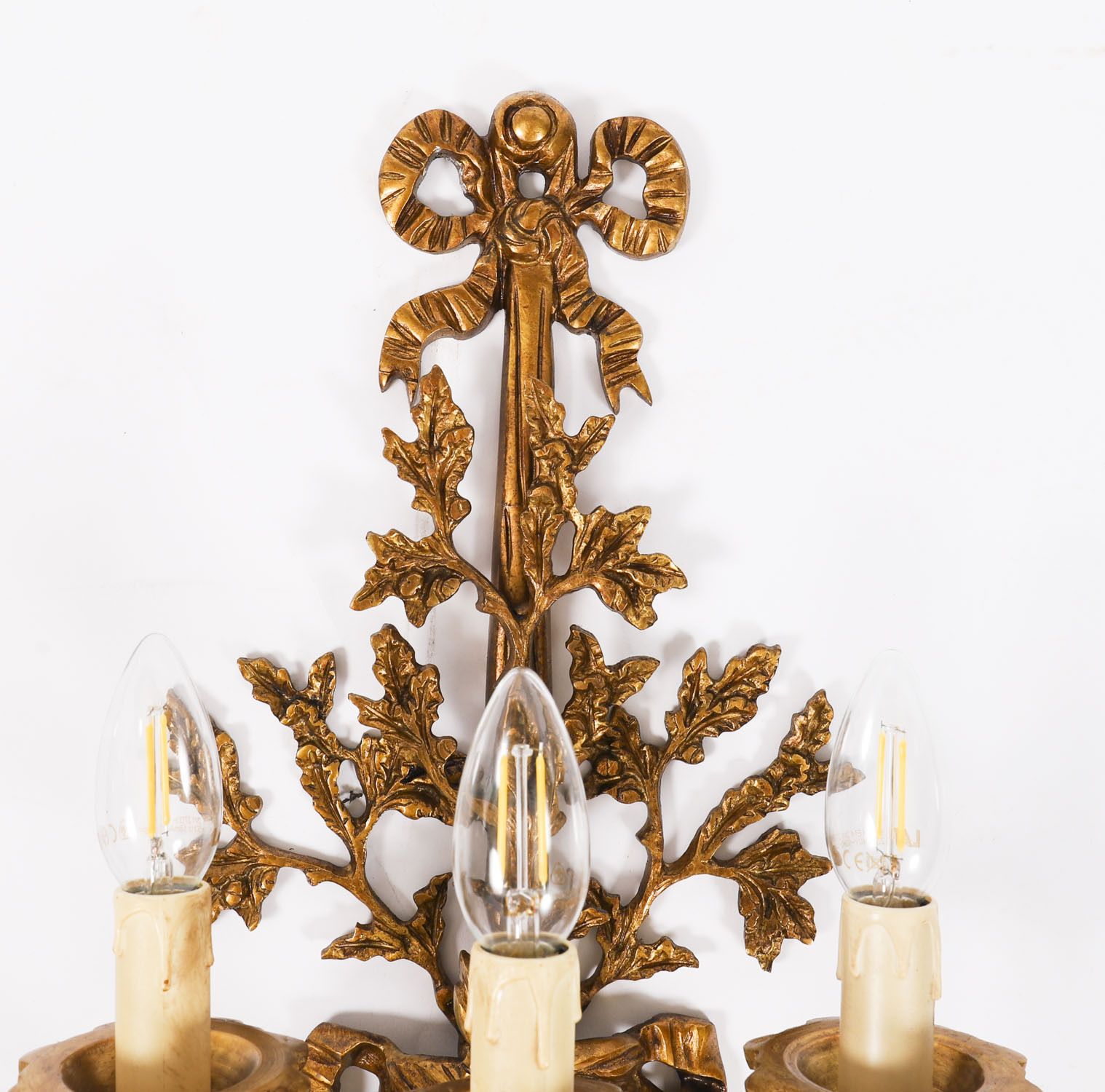 photo vintage Antique Set Of 6 French Louis Revival 3 Branch Ormolu Wall Lights  20th C