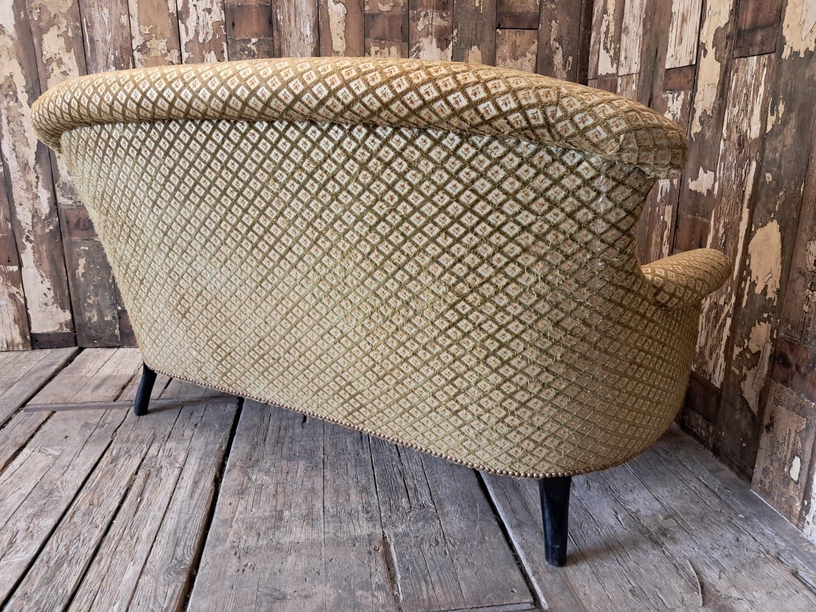 695.0 Napoleon III Sofa photo