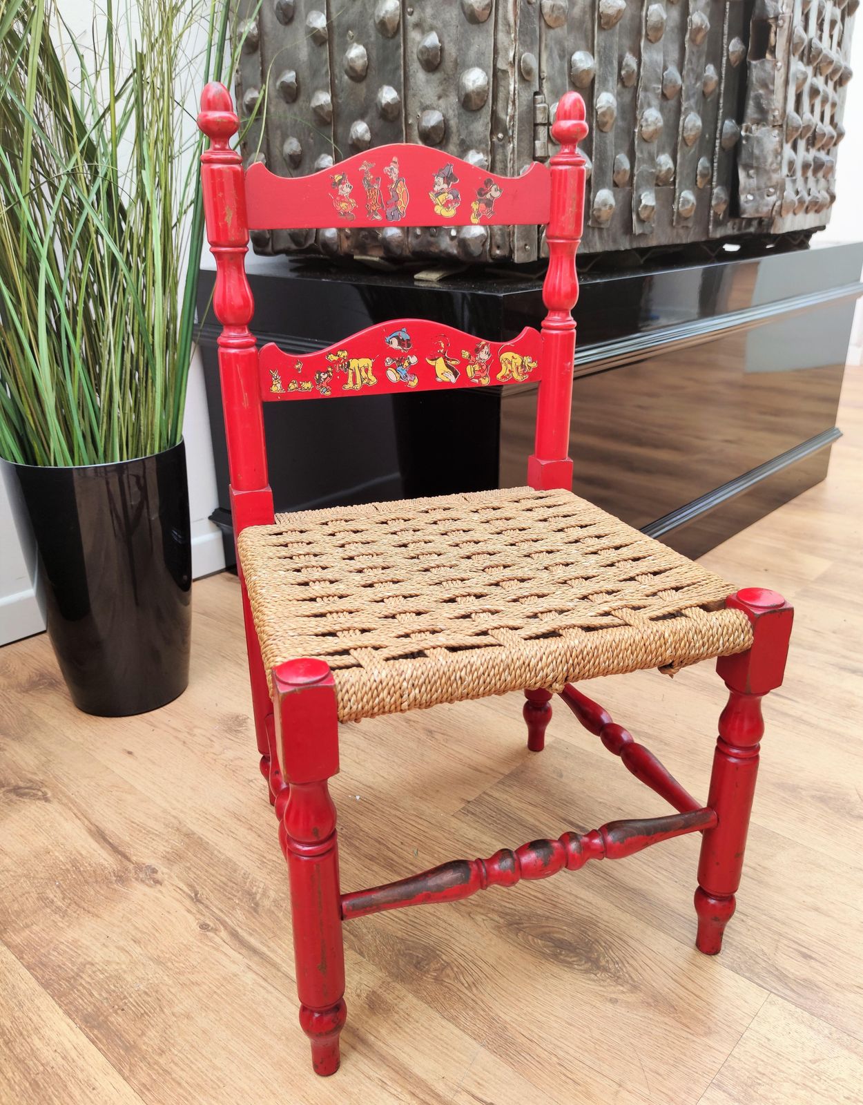 Italian Red Wood And Rope Rush Kids Children Chair With Disney Graphics photo furniture