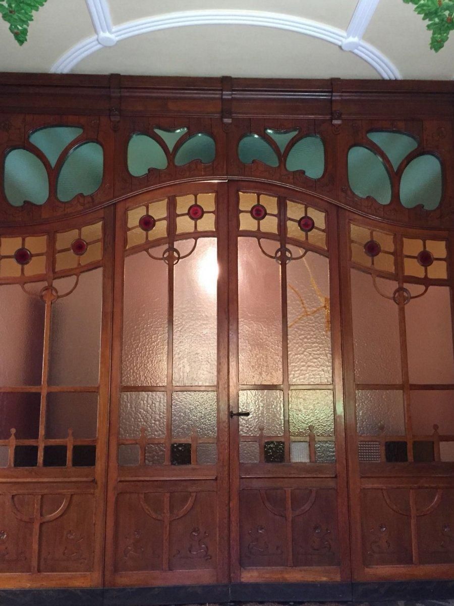 Porta Vetrata Liberty, Facciata Divisoria In Rovere Con Vetri Colorati, Italia photo vinterior