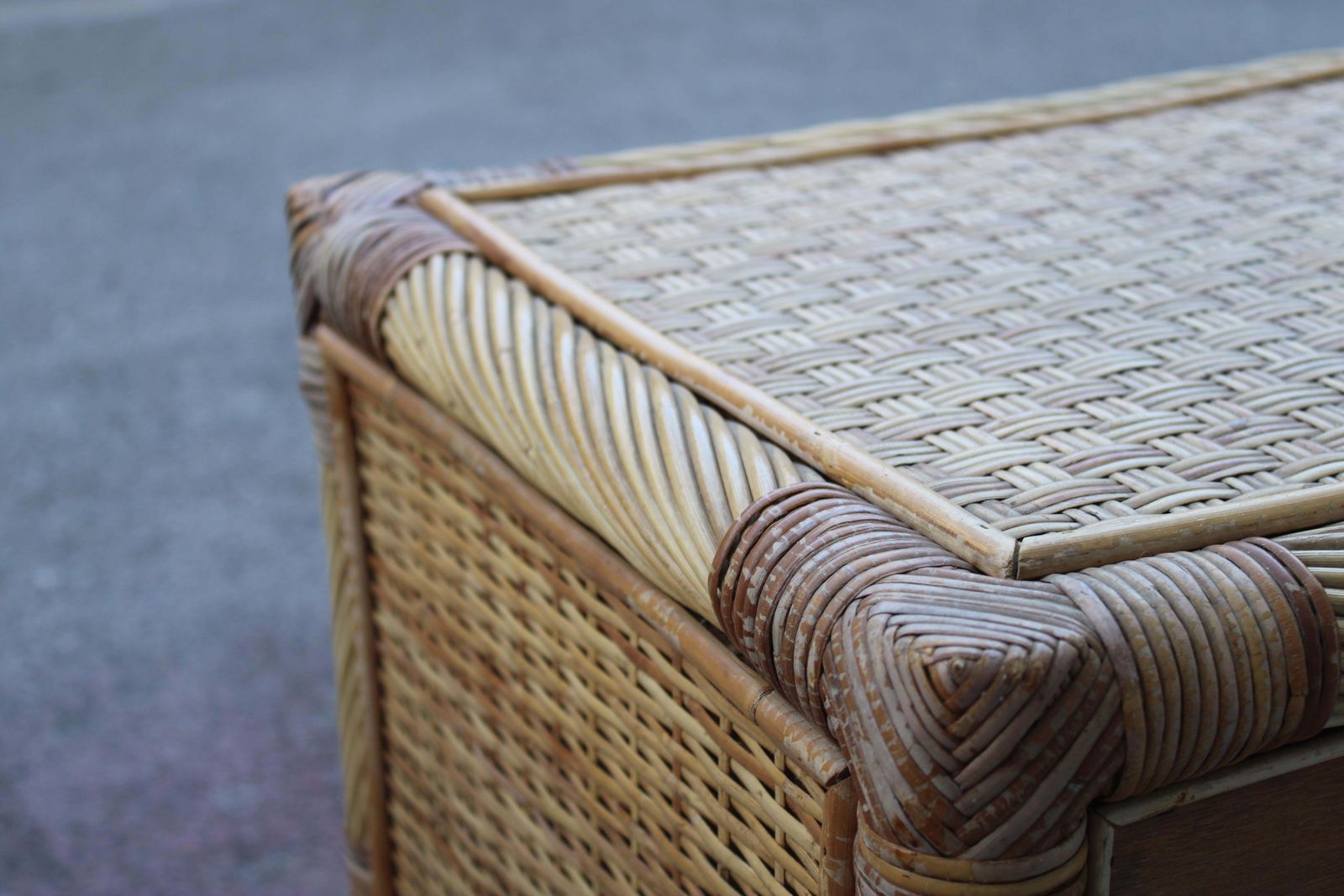 photo vintage Pair Of Bedside Tables In Bamboo Wicker Italy 1970 Tommaso Barbi