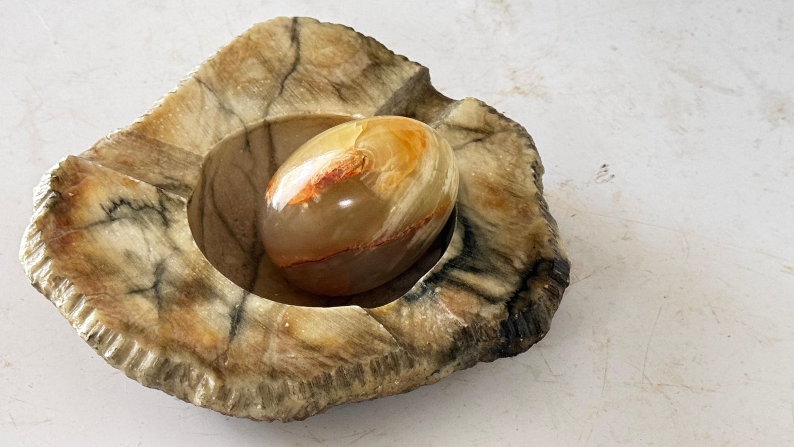 White Green Grey Marble Ashtray With Decorative Marble Egg – Italy, 1960s photo 371.0
