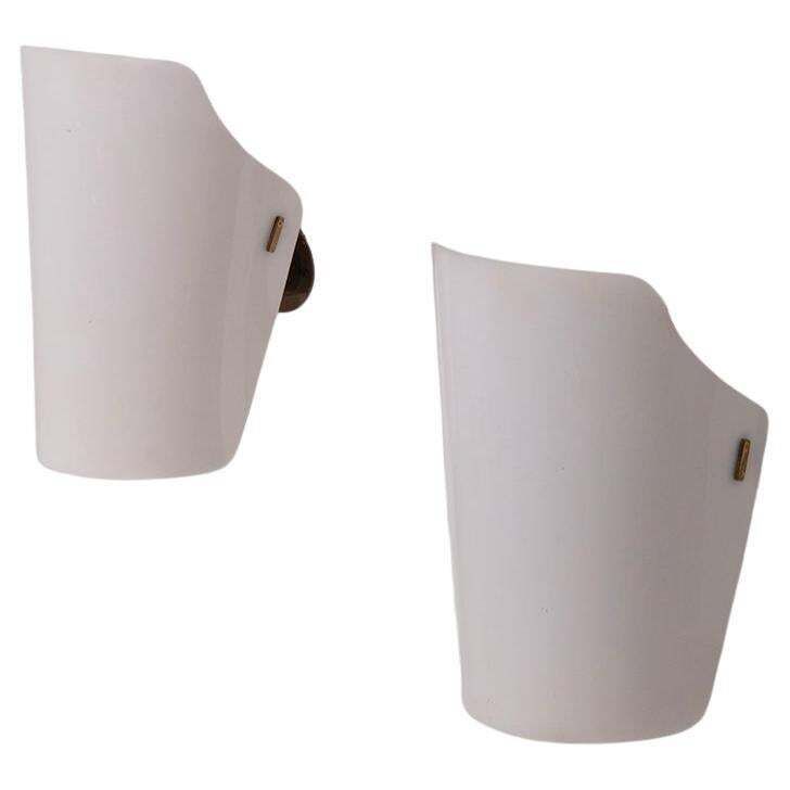 Pair Of Wall Sconces By Gino Sarfatti For Arteluce In White Plexiglass