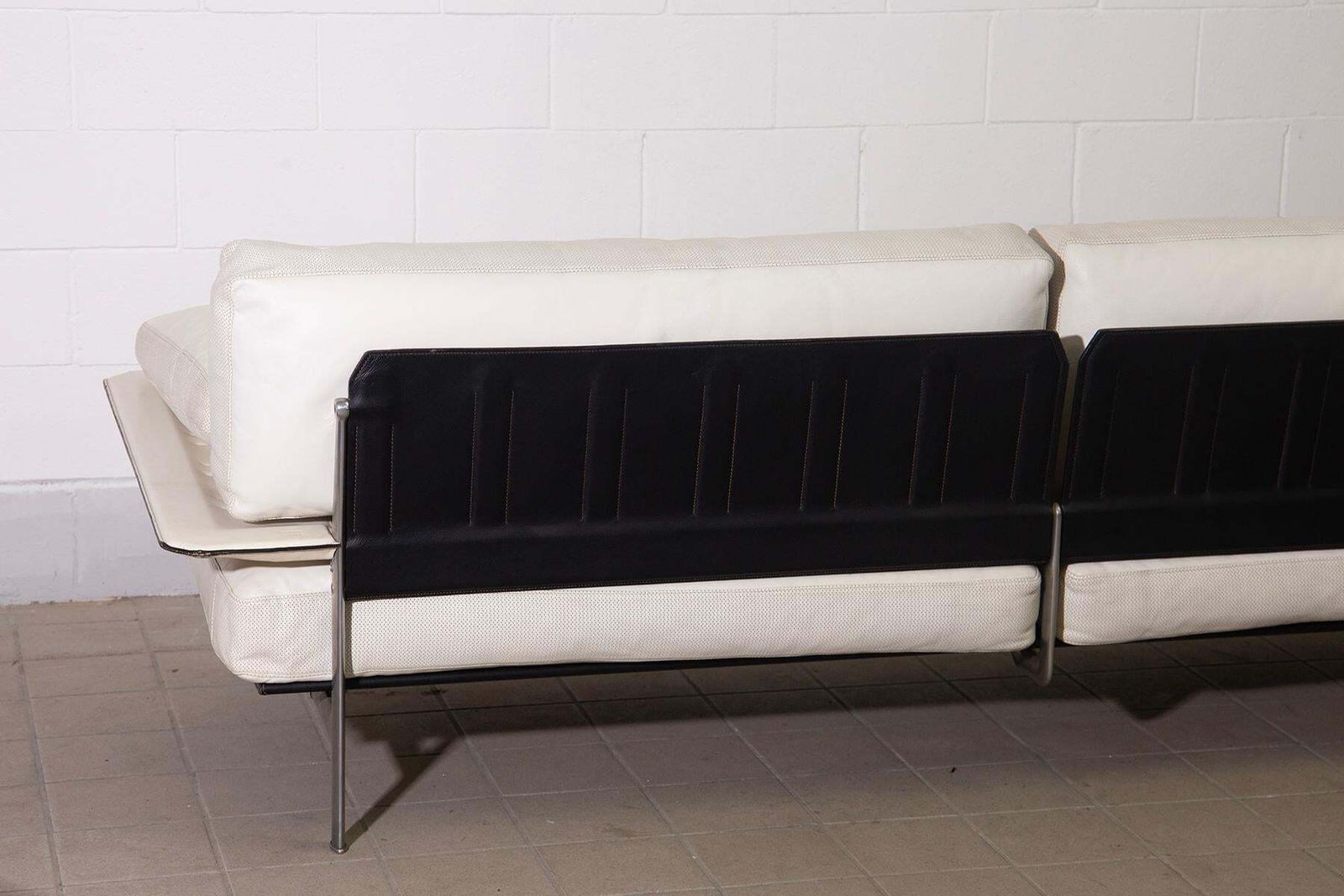 Diesis Sofa For B&B By Paolo Nava And Citterio In White Leather photo vinterior