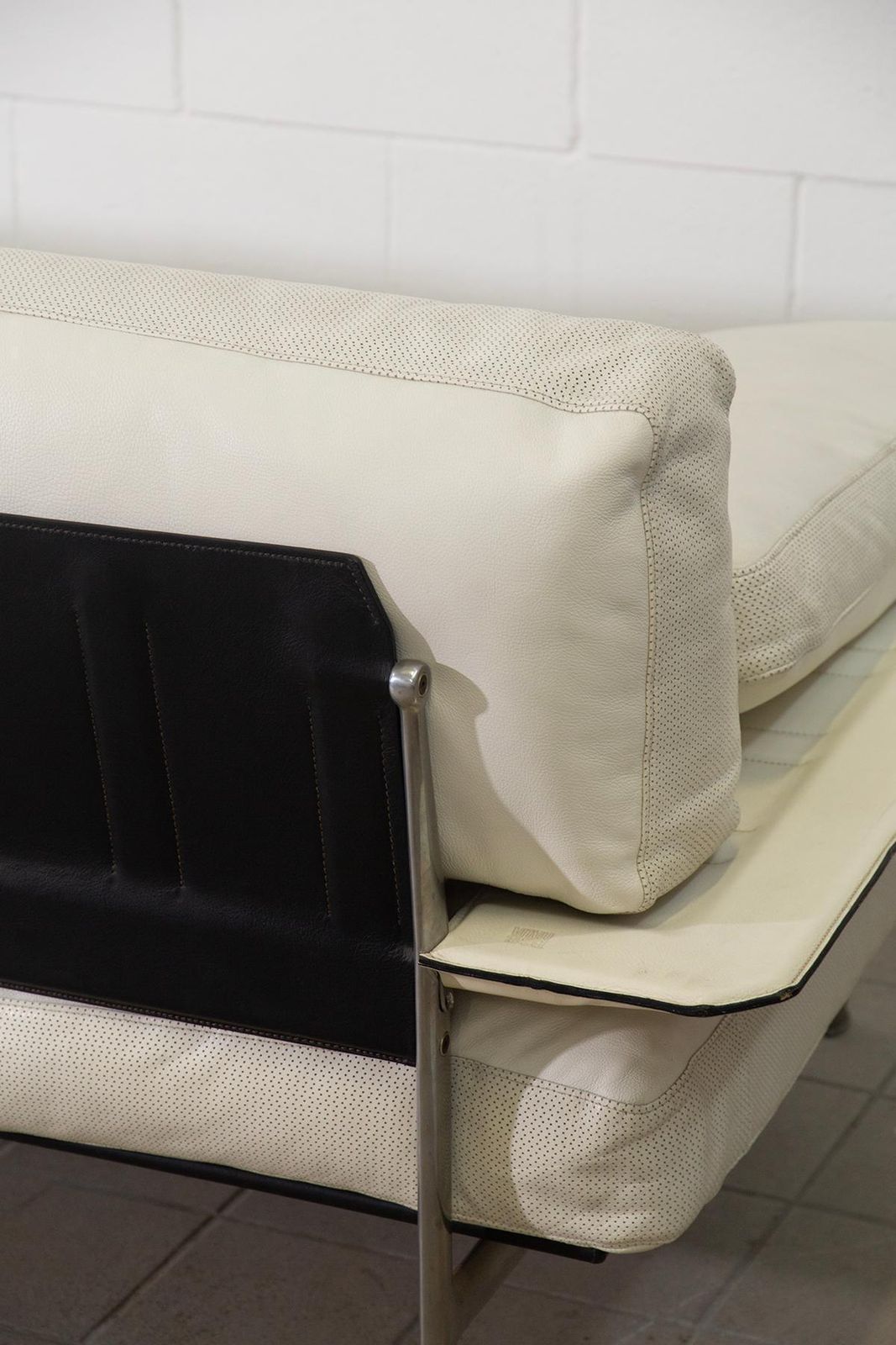 photo for sale Diesis Sofa For B&B By Paolo Nava And Citterio In White Leather