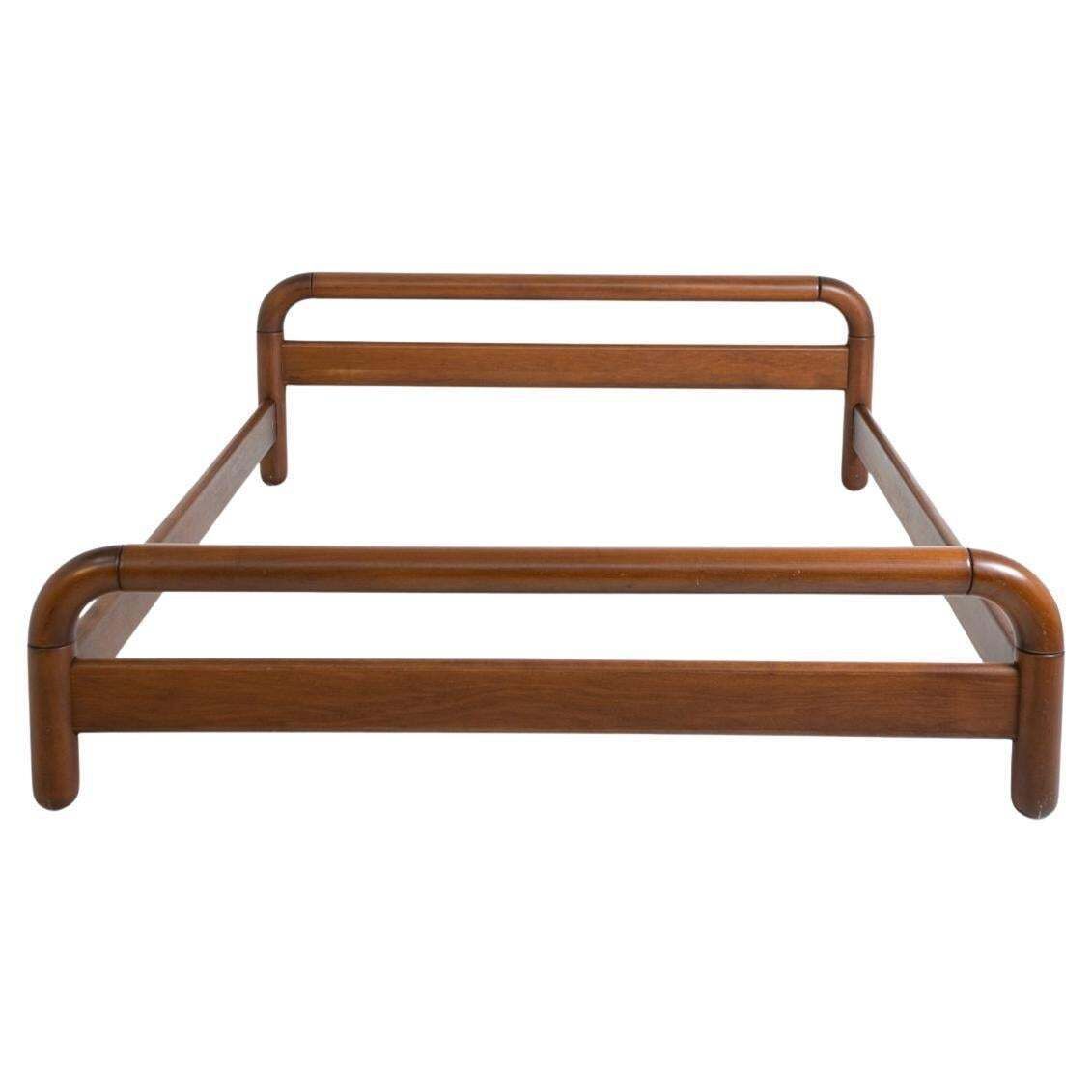 Gardenia Italian Bed, Designer Luciano De Gennaro For Brivio, 1977