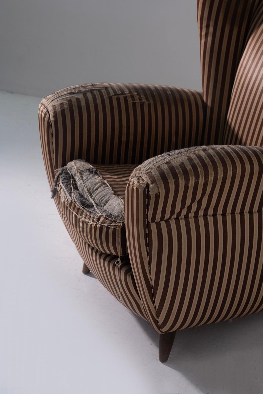 Osvaldo Borsani Rare Armchairs In Orignal Condition In Silk photo for sale