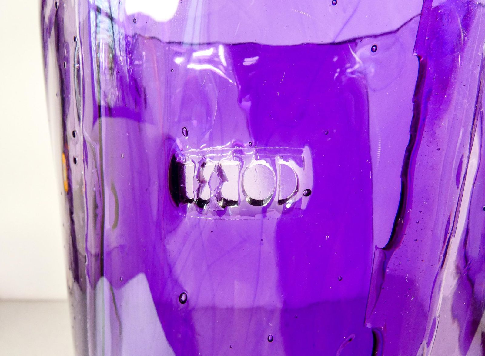 photo furniture "Twirl" Resin Vase, Lessons Series. Design By Enzo Mari For Corsi. 2012