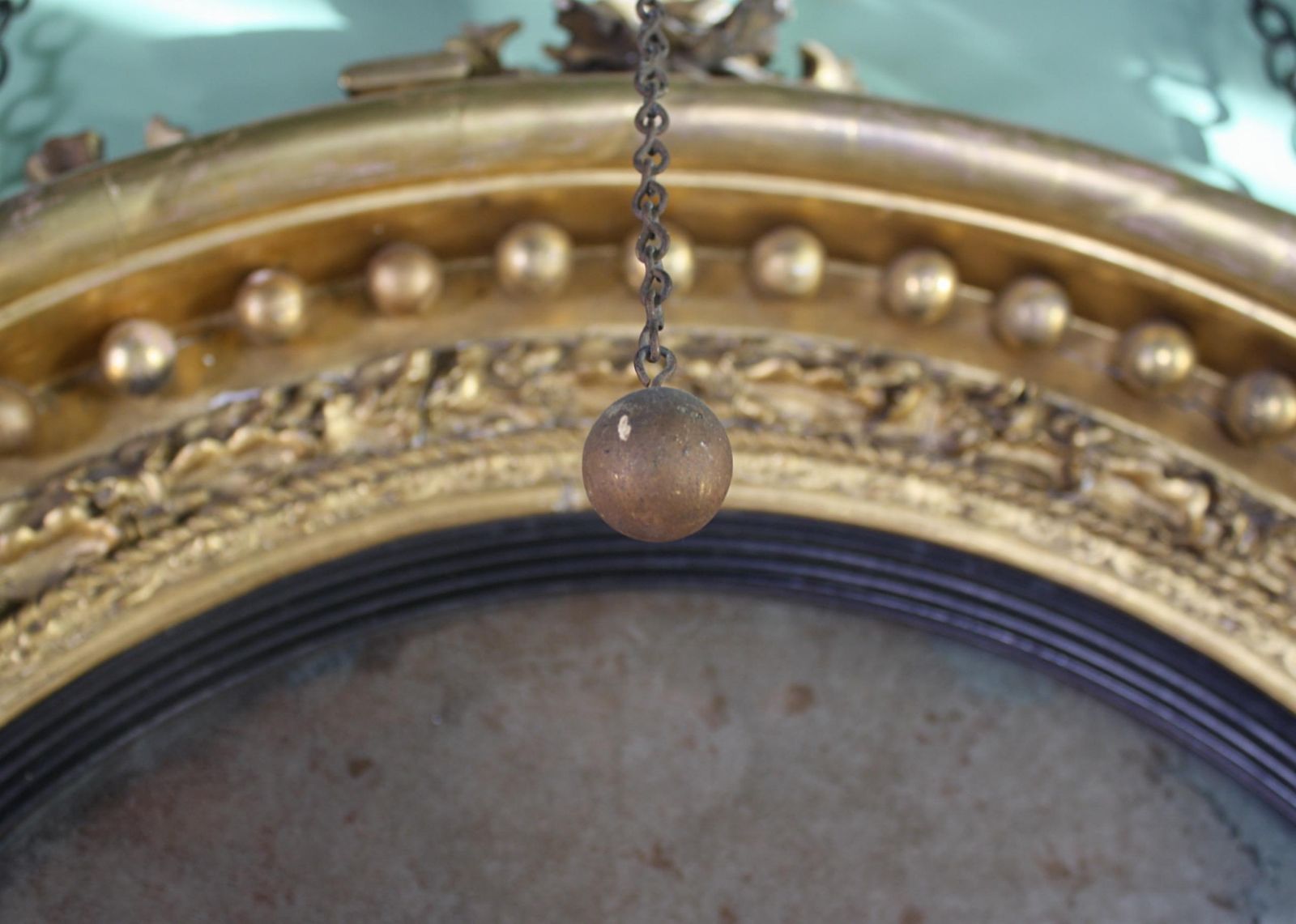 Monumental English Regency Giltwood Convex Mirror, Circa 1820 photo vinterior