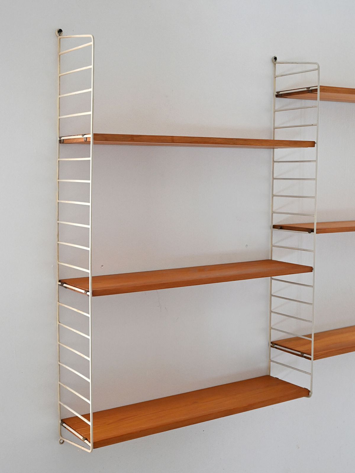 Scandinavisch Wandsysteem Uit De Jaren 1960 In Dennenhout photo for sale