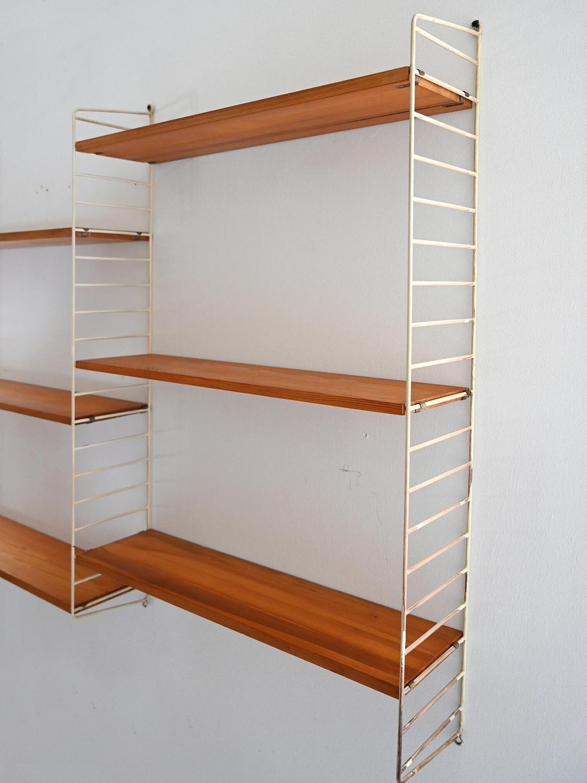 Scandinavisch Wandsysteem Uit De Jaren 1960 In Dennenhout photo Meubels