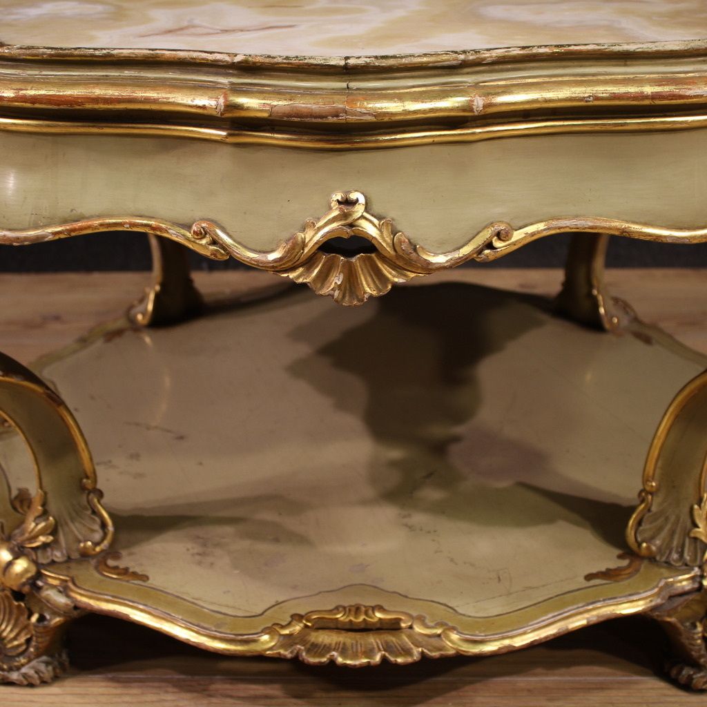 Furniture Venetian Lacquered Coffee Table In Louis XV Style From The 20th Century photo
