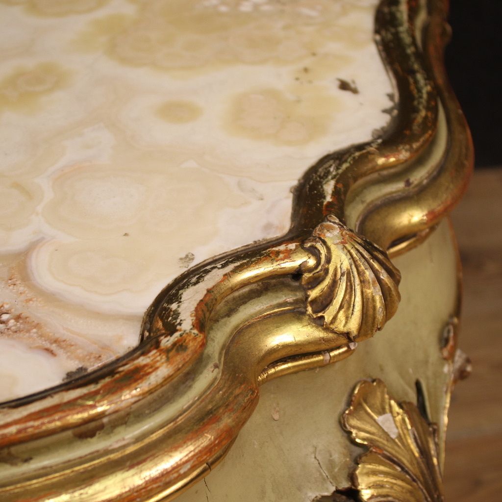 2850.0 Venetian Lacquered Coffee Table In Louis XV Style From The 20th Century photo