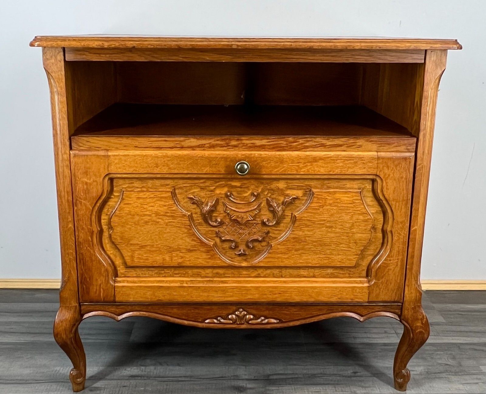 Vintage French  Louis XIV Chest Of Drawers / Sideboard / Cabinet (Lot 1799)