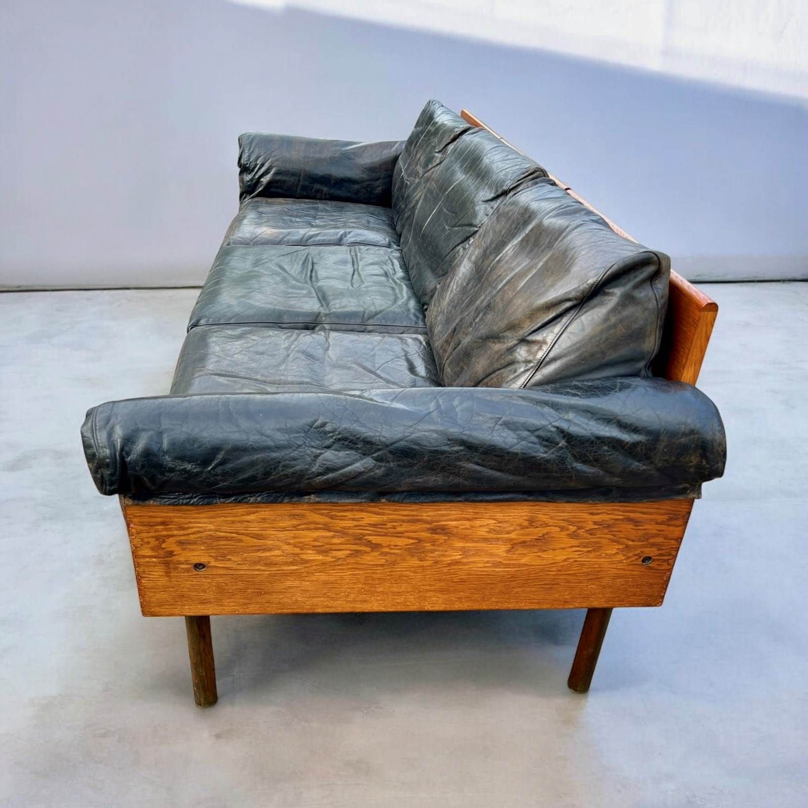 photo for sale 'Ateljee' Leather And Ash Sofa And Armchair By Yrjö Kukkapuro For Haimi Finland