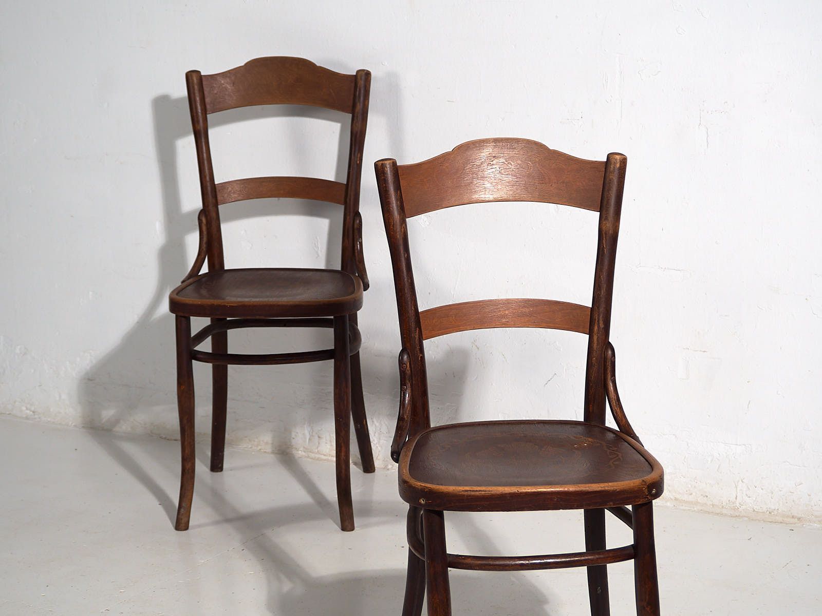 Antique Thonet Mundus Chairs (C.1920). Set Of 2 Pieces #2 photo Furniture