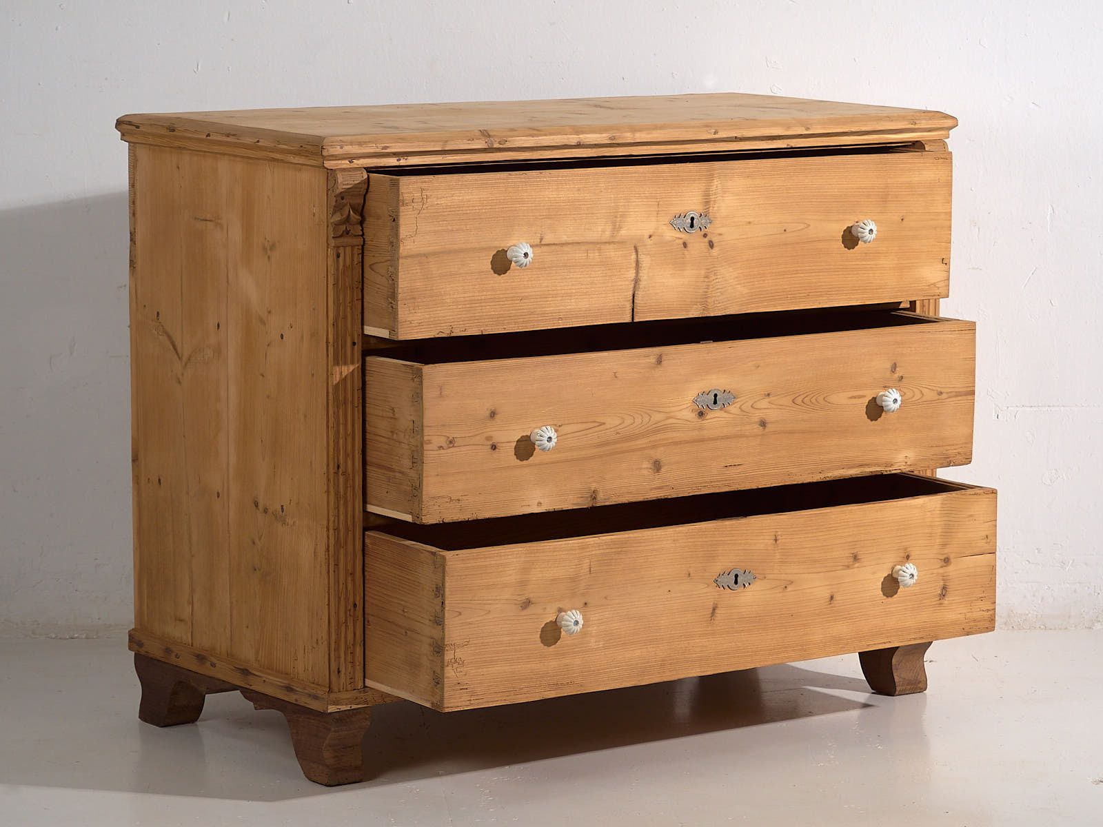 Antique Bedroom Dresser (C.1920) #15