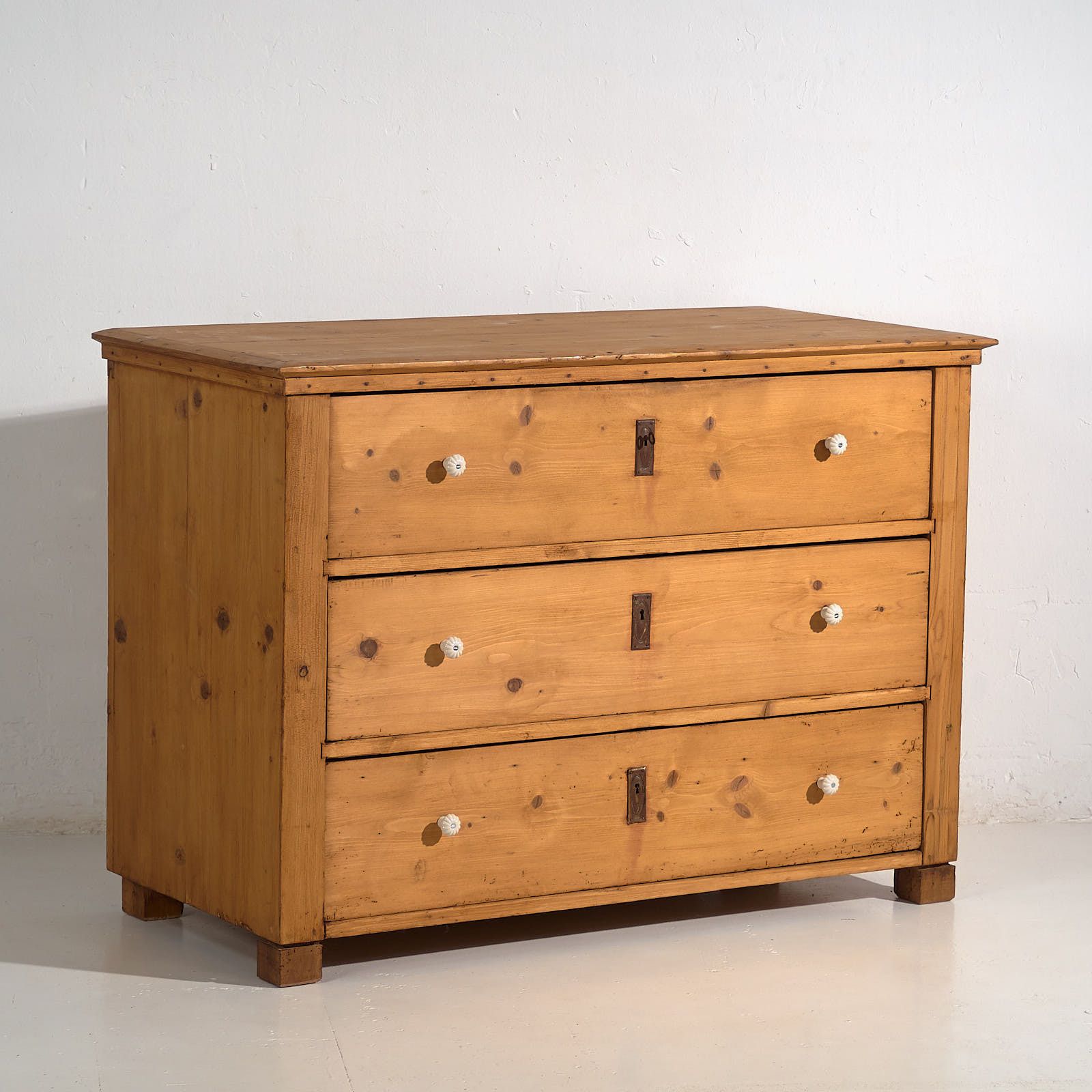 Antique Three Drawer Dresser (C.1920) #17