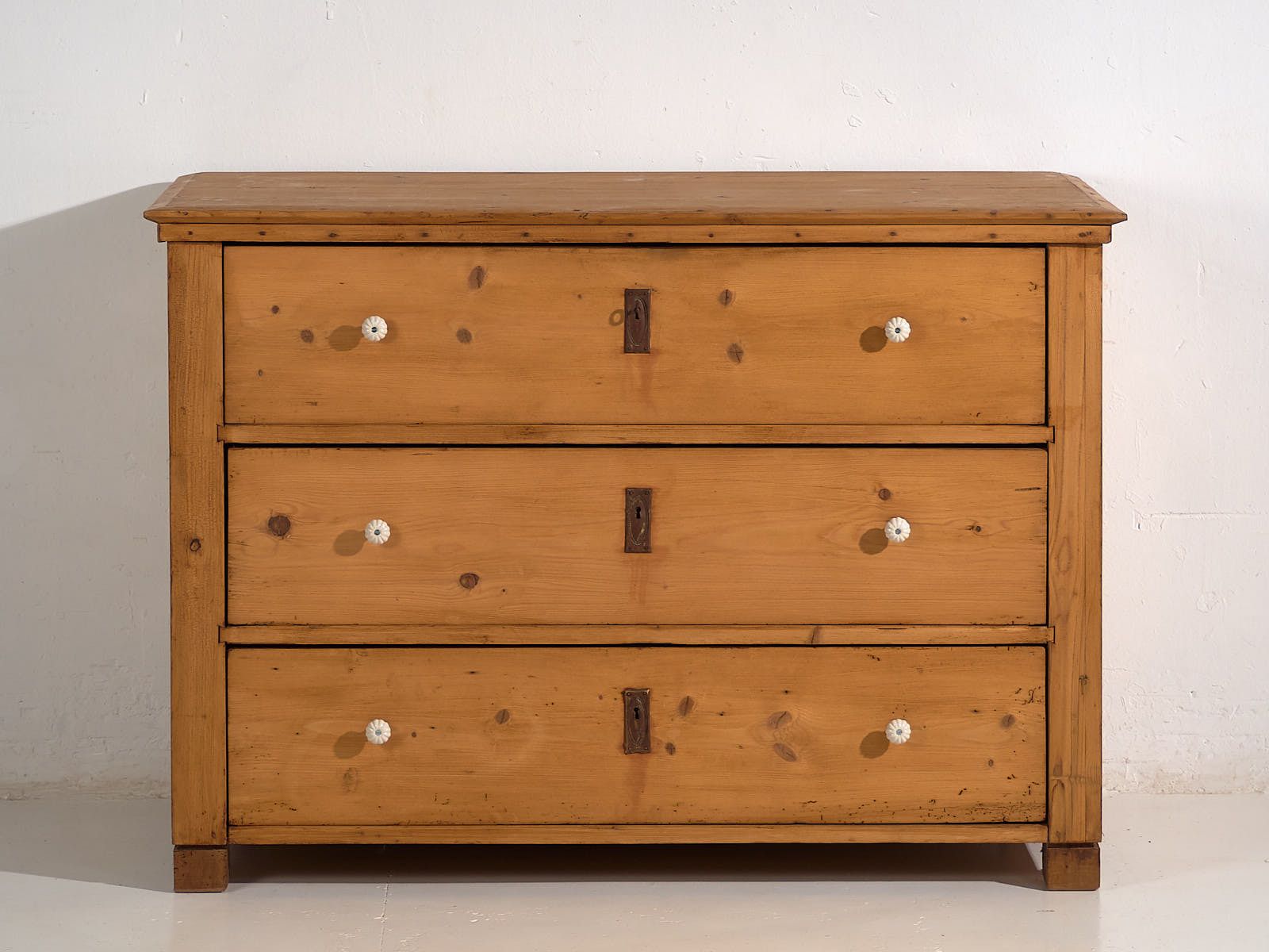 Antique Three Drawer Dresser (C.1920) #17 photo vinterior