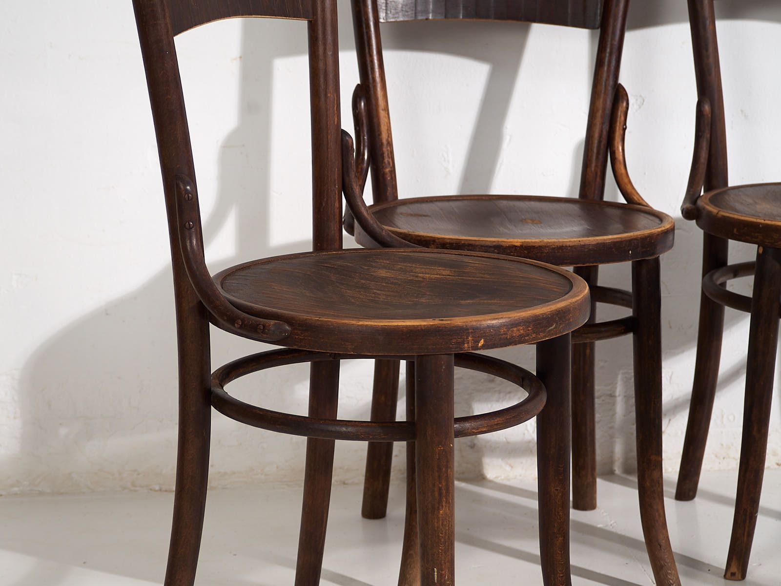 Thonet Mundus Antique Bentwood Chairs (C.1920). Set Of 4 Pieces #3 photo for sale