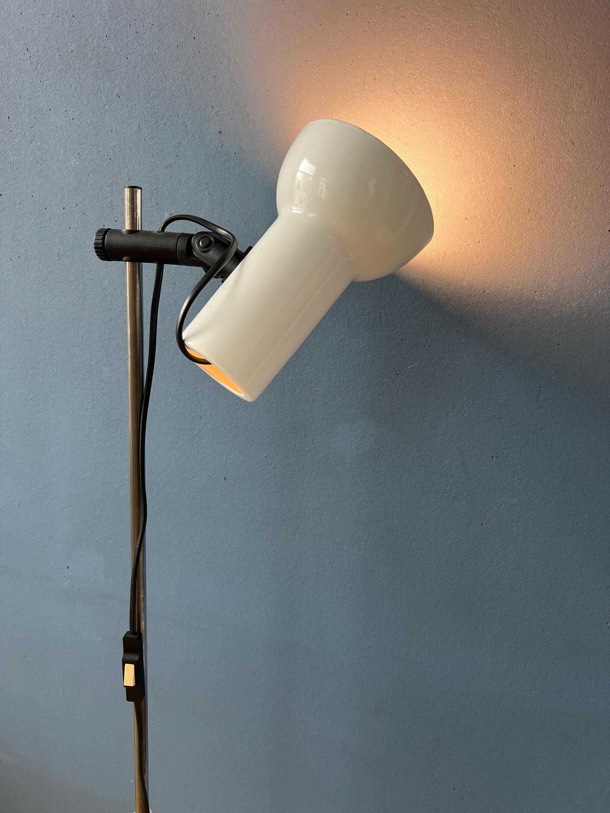 Kleine Witte Mid Century Vloerlamp photo 266.0