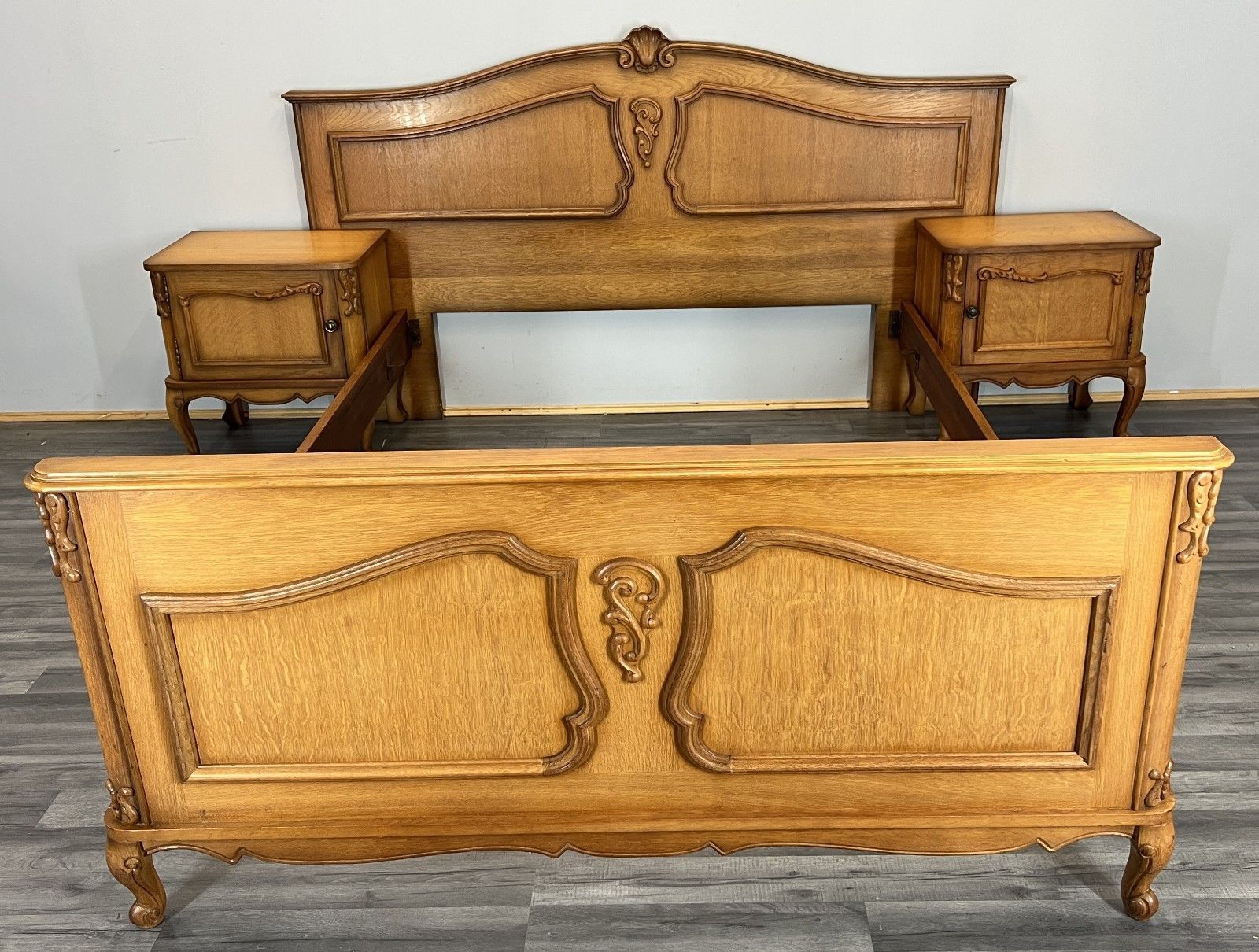 Bed Frame Vintage French Louis Style Double With Matching Bedsides Lot 4101