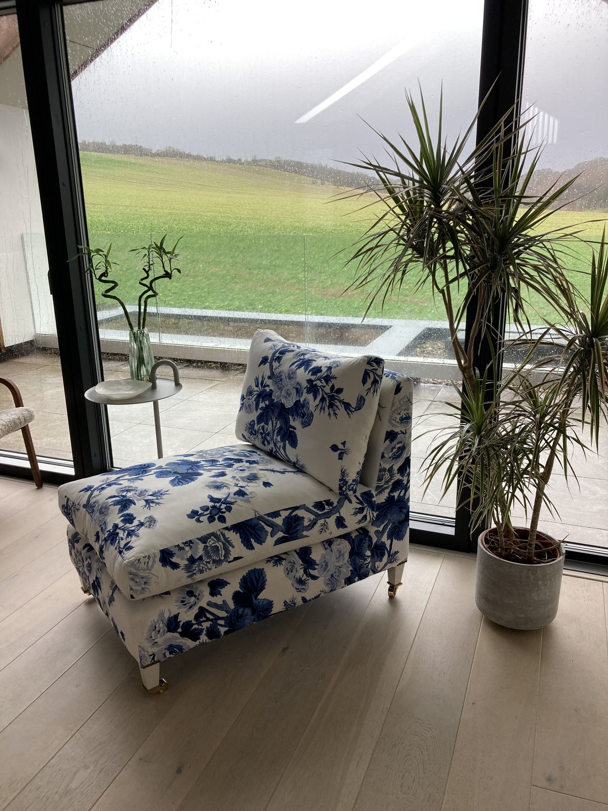 Slipper Chair   Pristine  Schumacher Hollyhock Pyne Indigo Fabric photo vinterior
