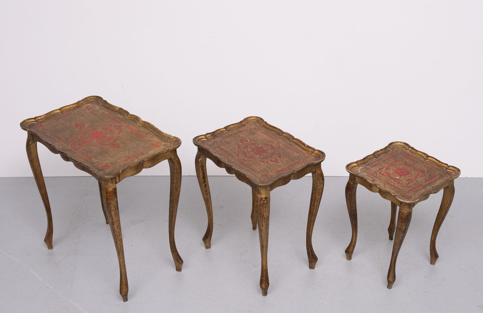 Triptych Florentine Gold And Red Wood Italian Nesting Tables, 1960 photo 1100.0