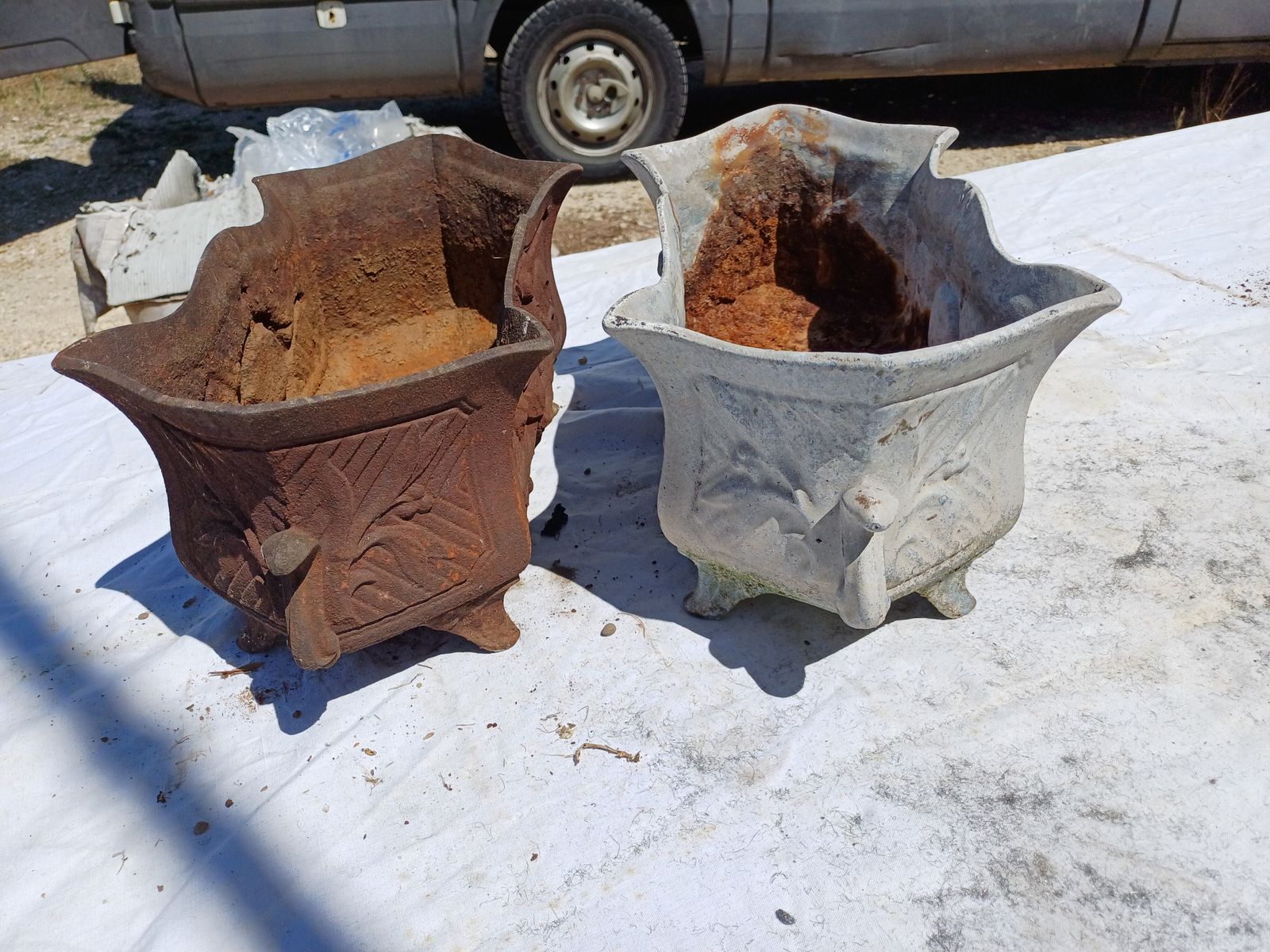 photo for sale Pair Of 1900 Cast Iron Planters From Charleville Mézières In Rocaille Style