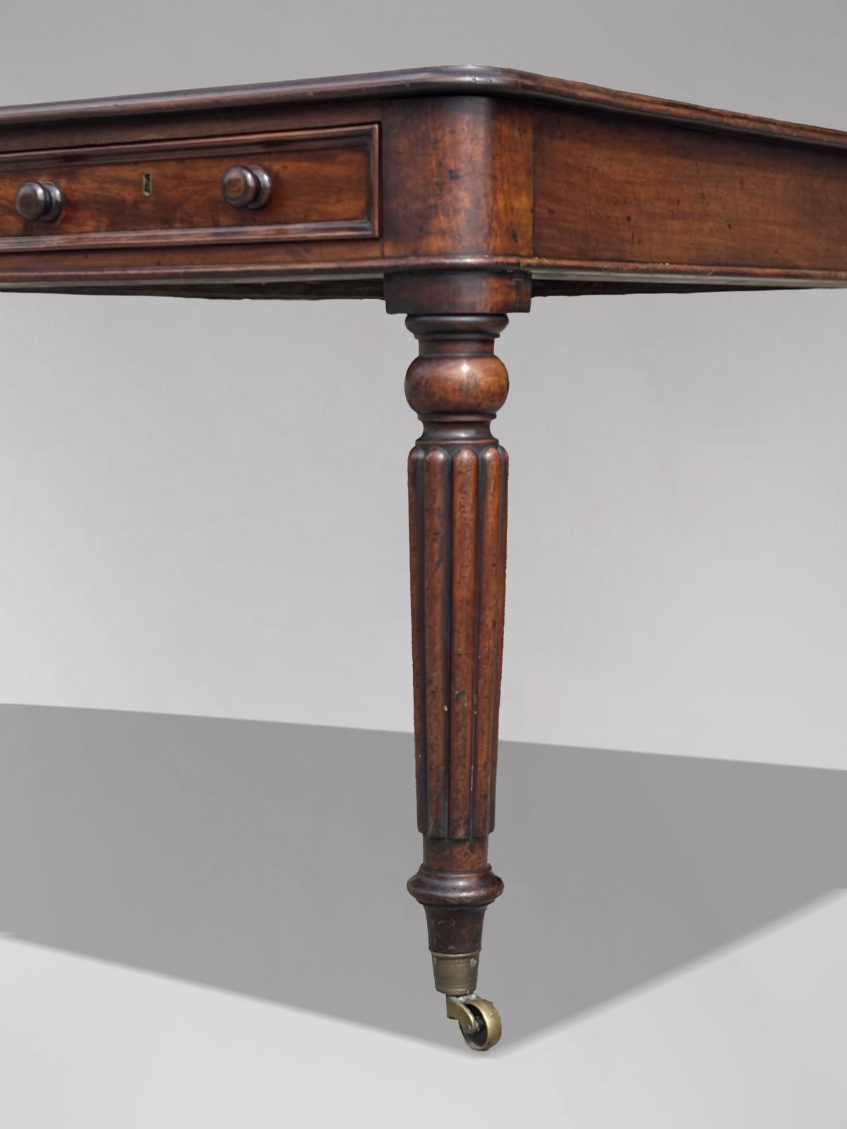 photo vintage 18th Century George III Period Mahogany Writing Table Stamped W.Priest