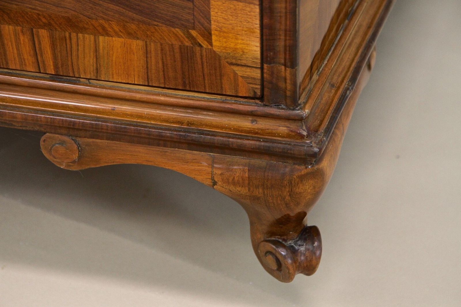 11300.0 18th Century Baroque/ Classical Chest Of Drawers, Nutwood, Austria Ca. 1780 photo