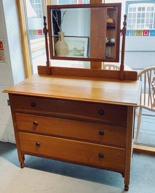 Antique Oak Chest Of Drawers With Vanity