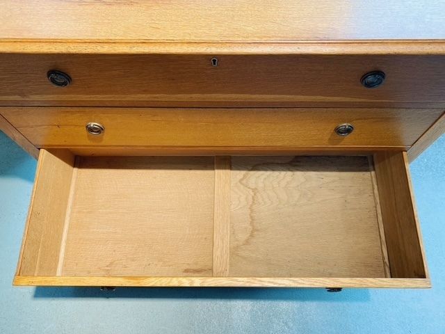 photo vintage Antique Oak Chest Of Drawers With Vanity