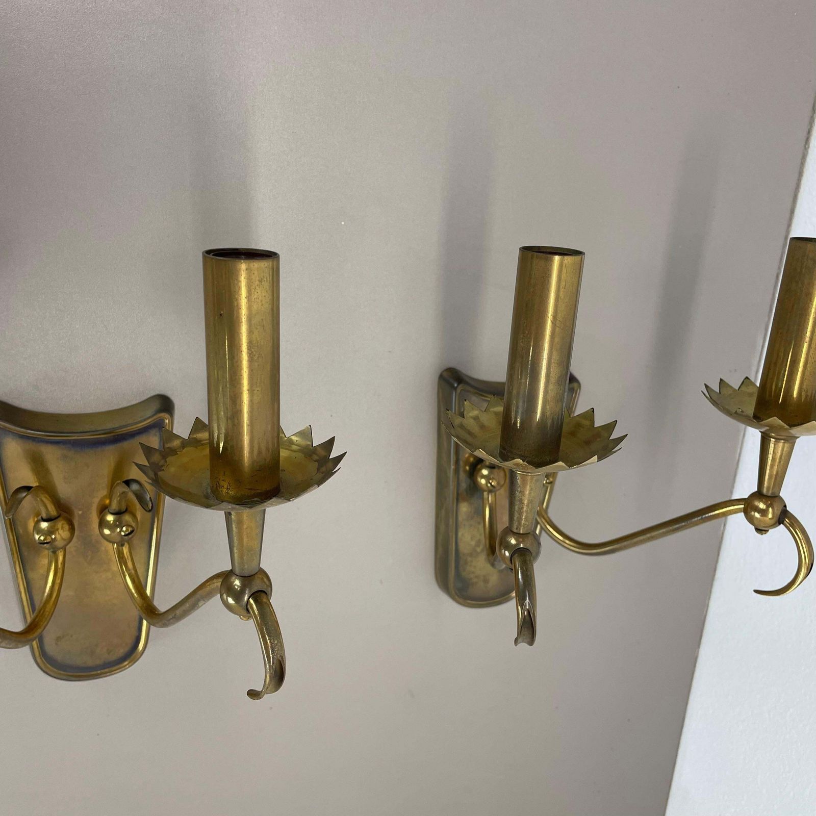 photo vintage Unique Set Of 2 Brass Gio Ponti Style Theatre Wall Light Sconces, Italy, 1950s