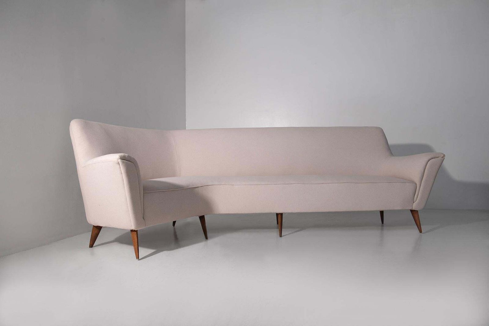 White Italian Corner Sofa In The Style Of Gio Ponti, Reupholstered photo 12779.0